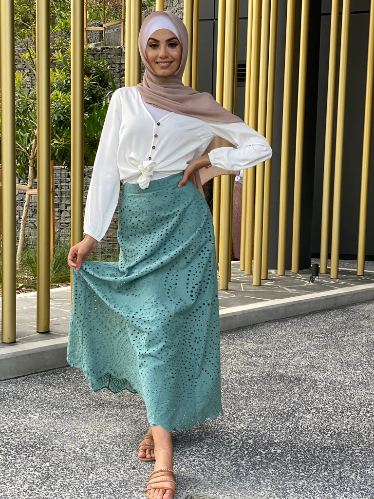 Reem Lace Skirt - Image 17