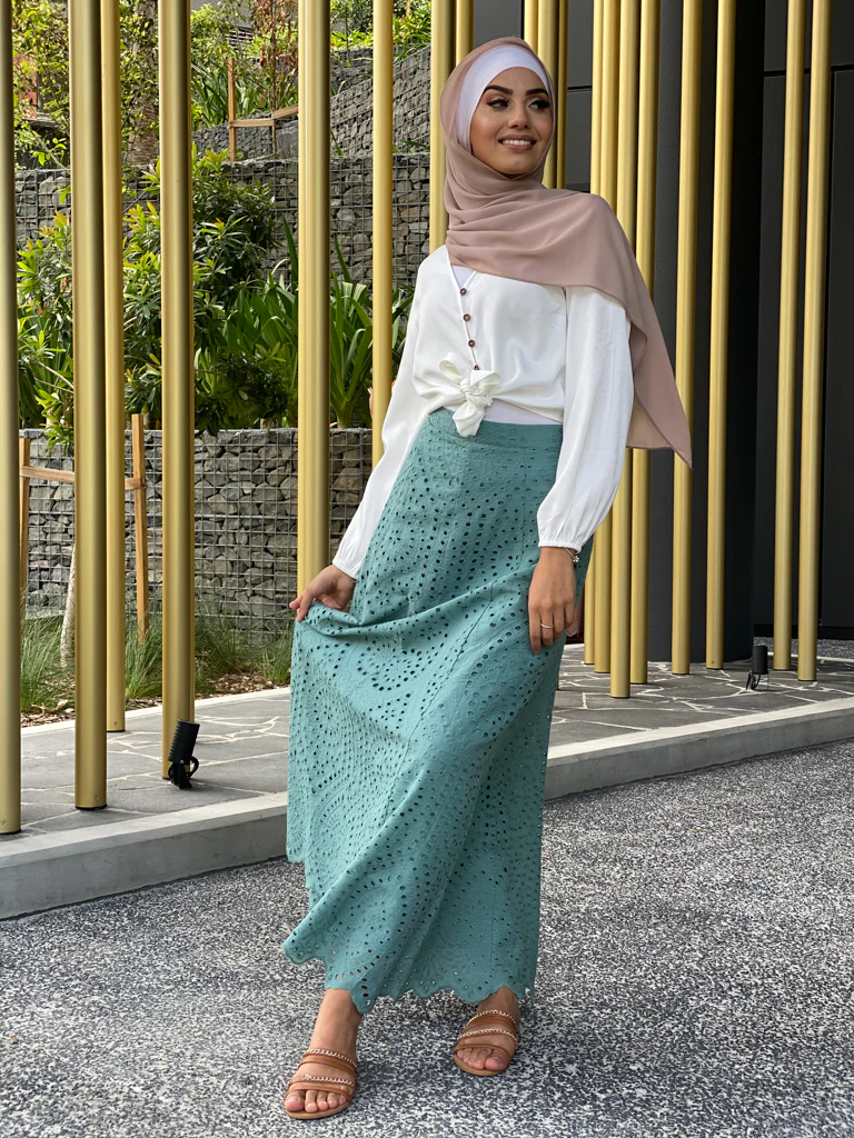 Reem Lace Skirt - Image 18