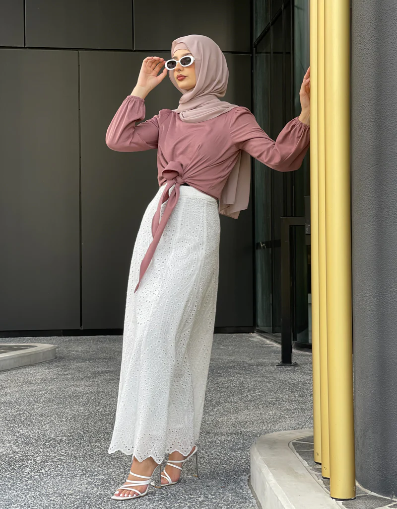 Reem Lace Skirt - Image 7