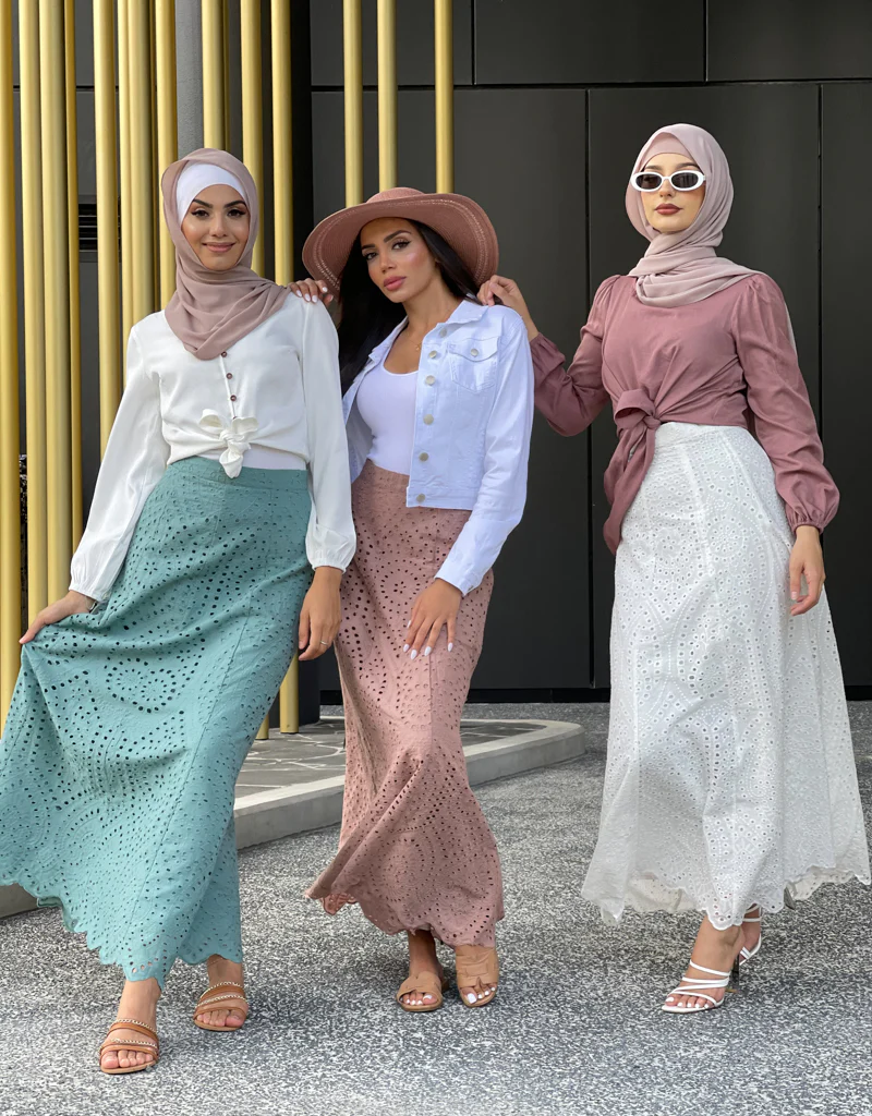 Reem Lace Skirt - Image 9