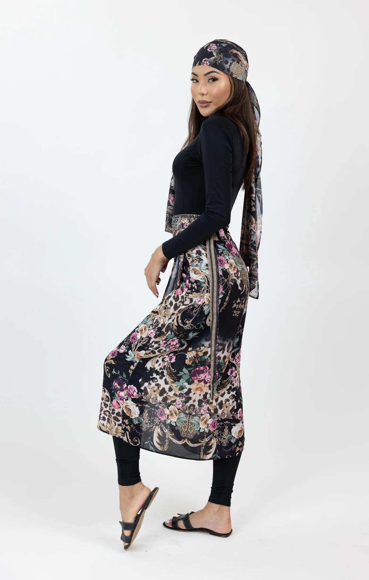 Reign of Roses Sarong - Image 6