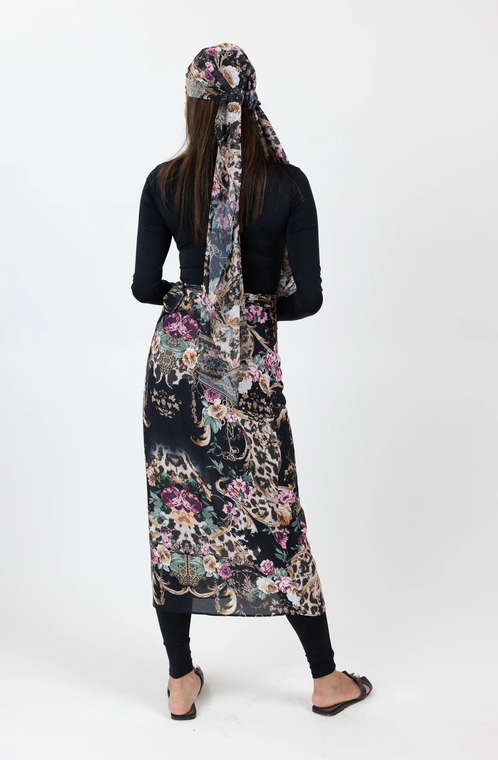 Reign of Roses Sarong - Image 7