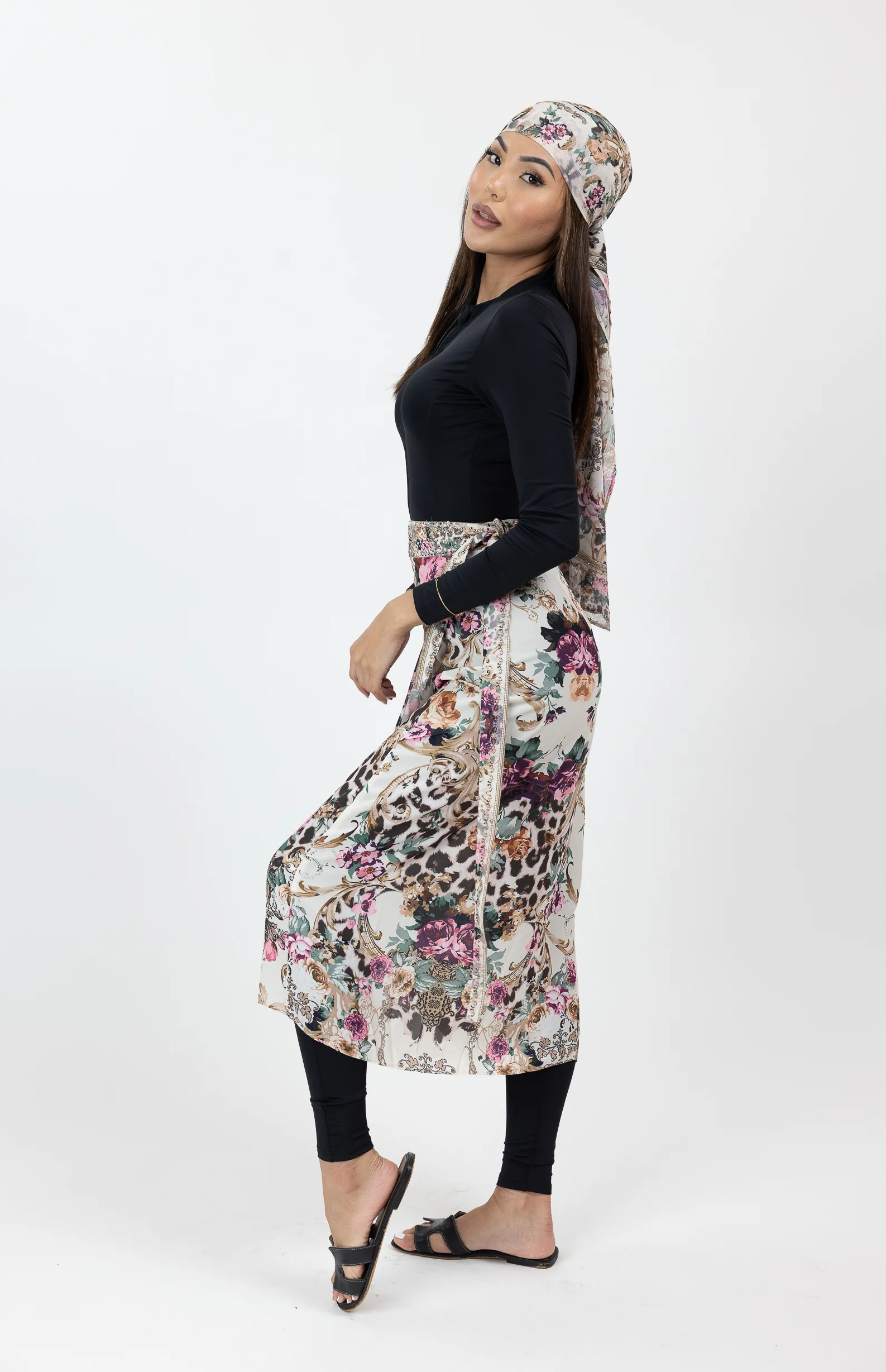 Reign of Roses Sarong - Image 9