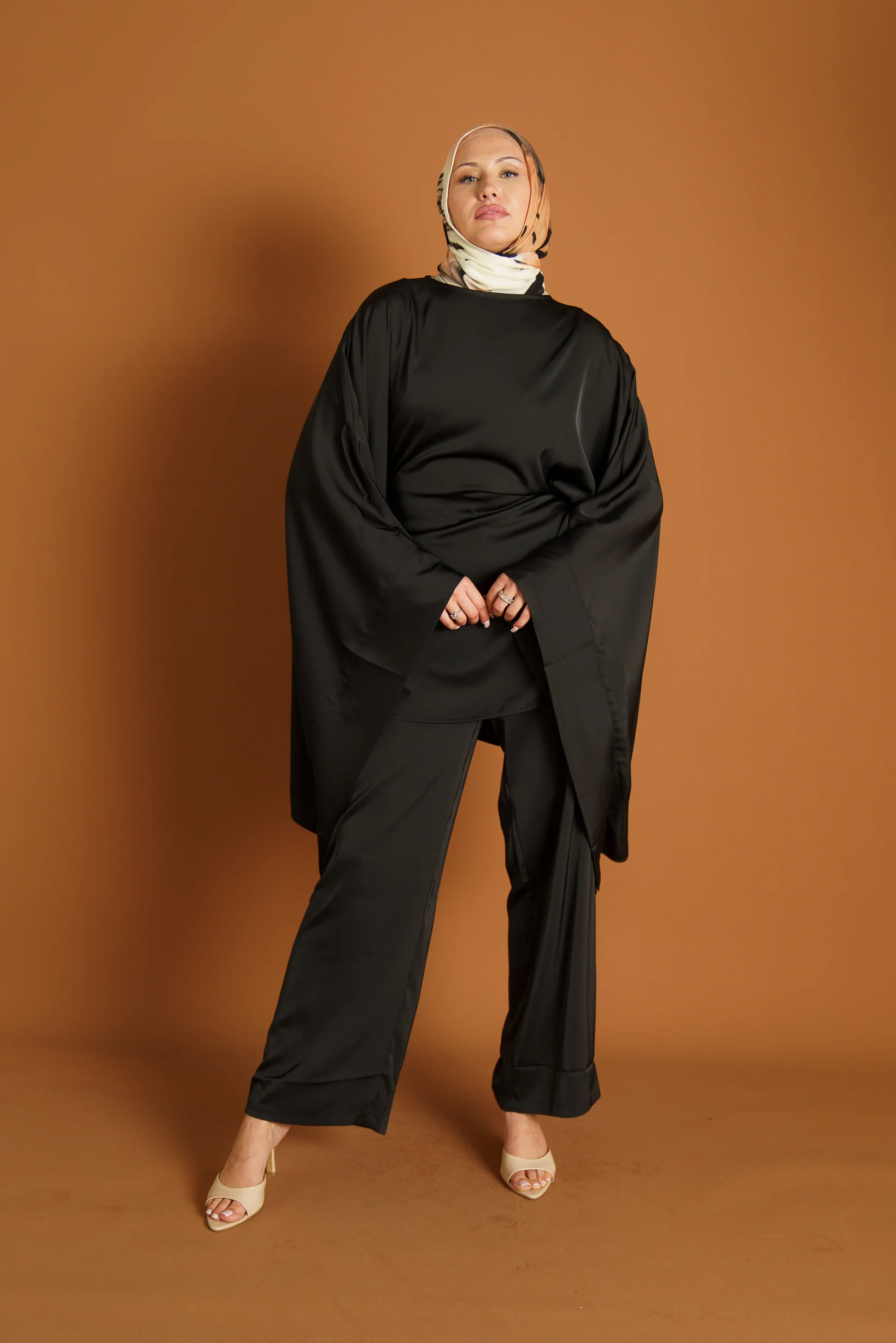 Runway Jolanda Set - Image 6