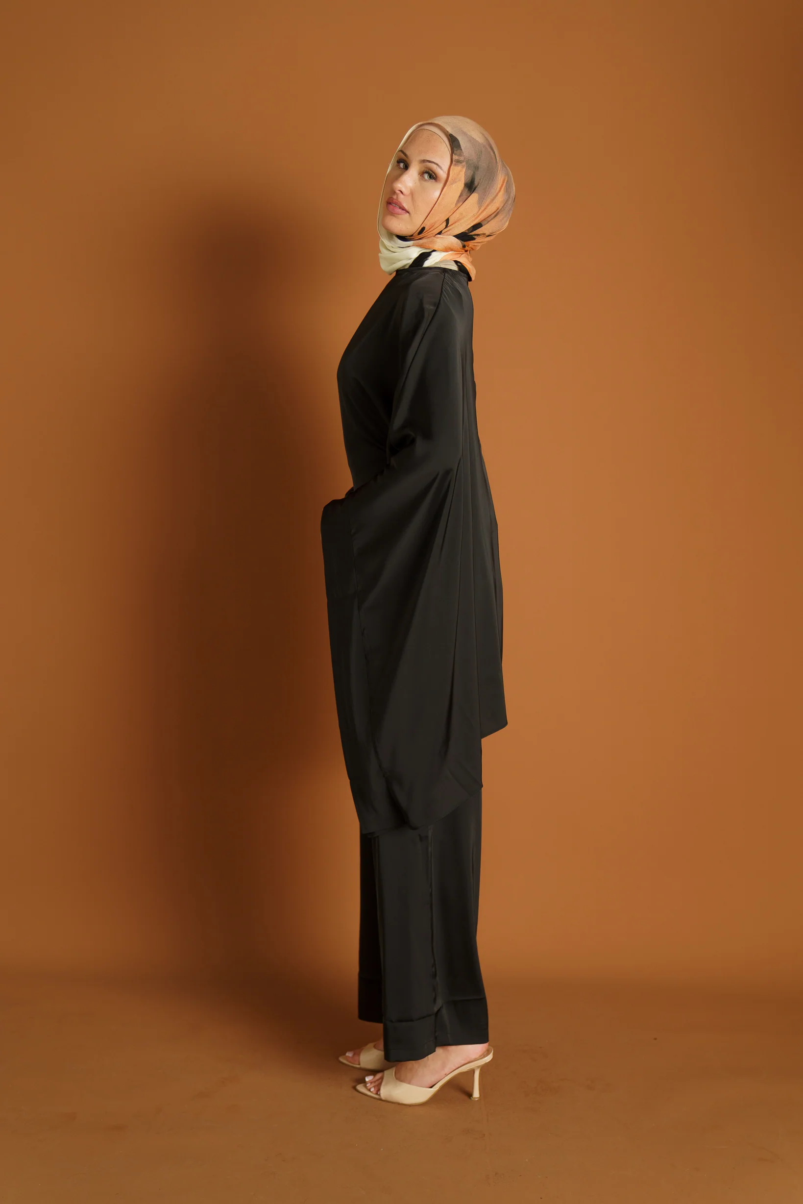Runway Jolanda Set - Image 7