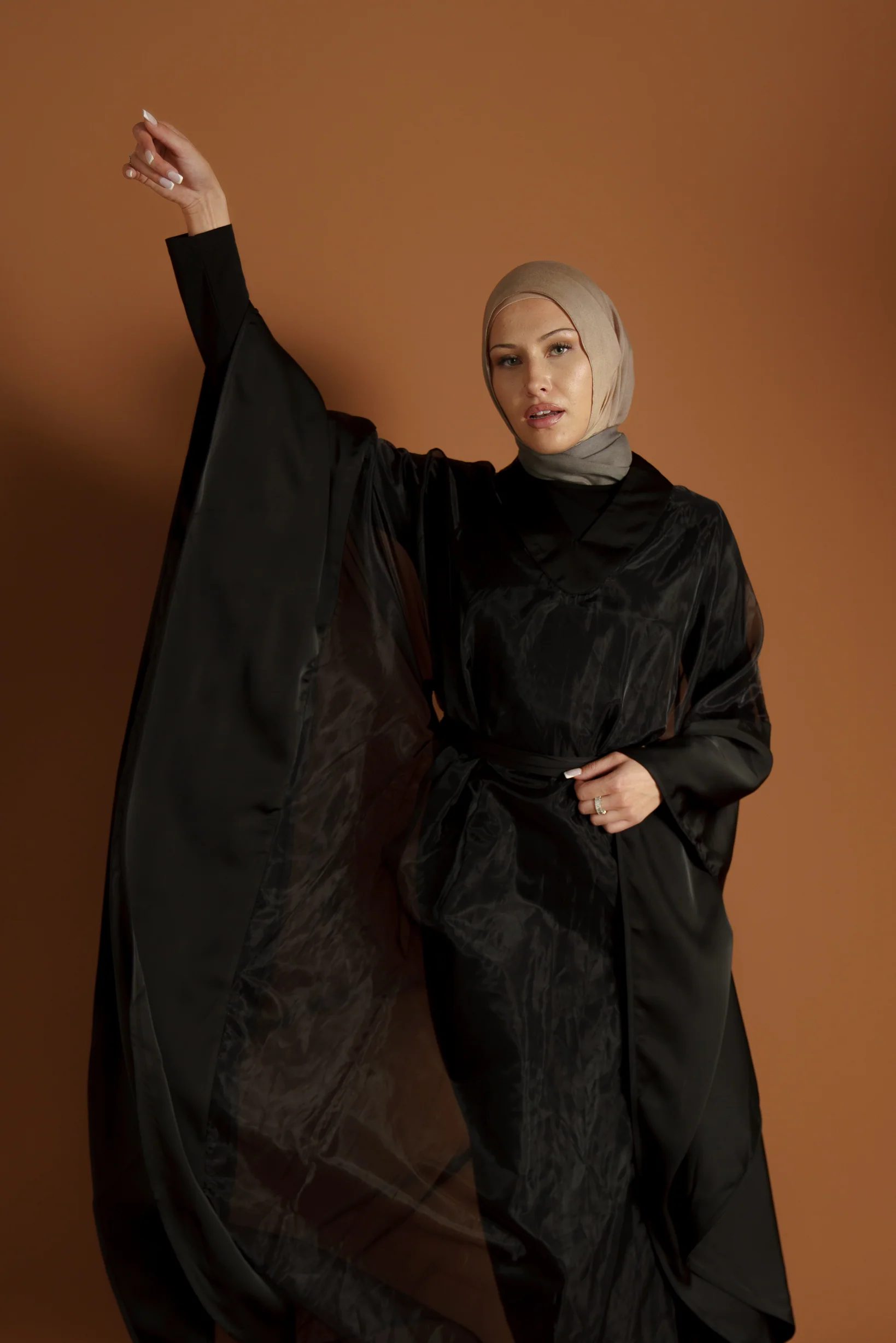 Runway Saphire Abaya Set - Image 8