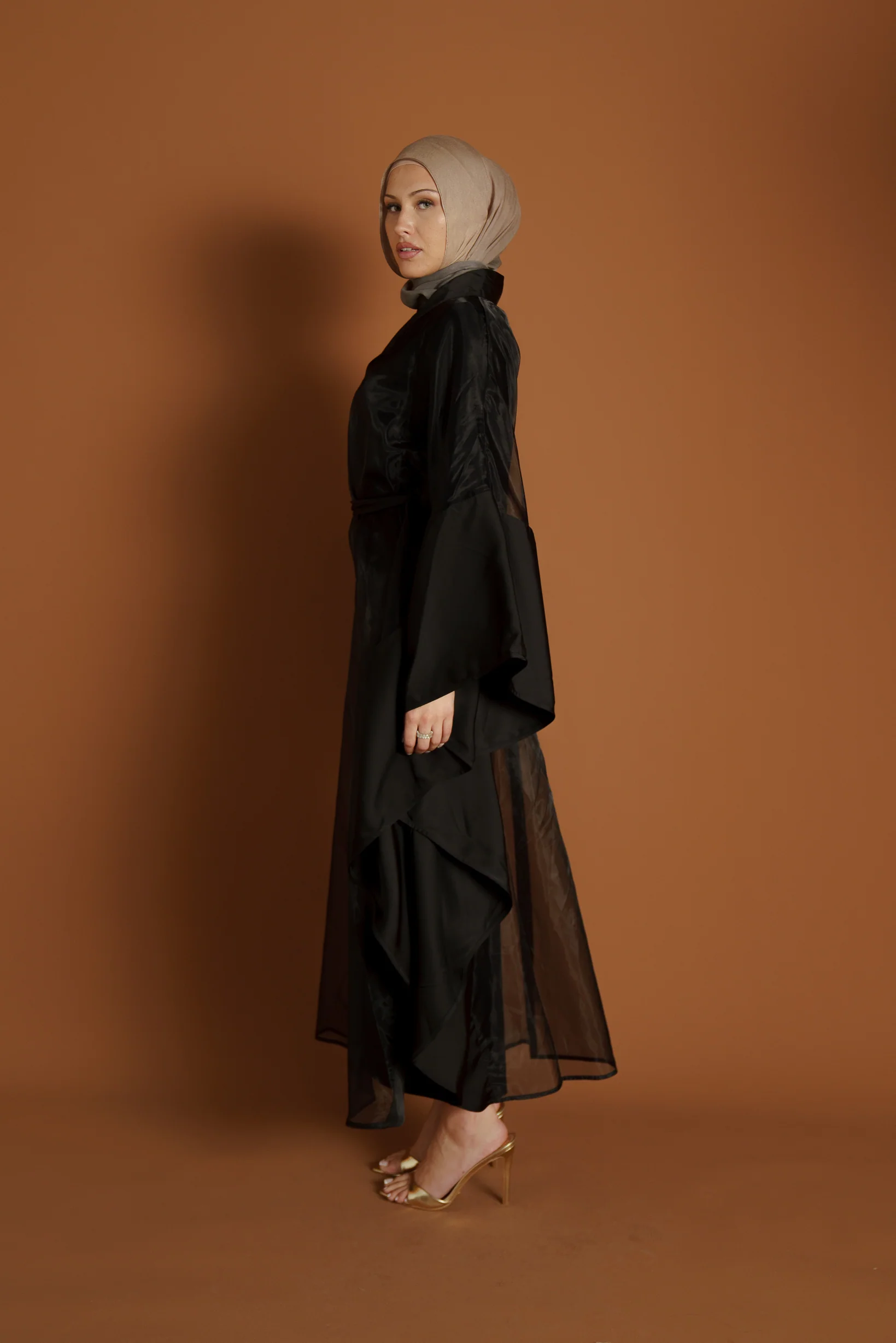 Runway Saphire Abaya Set - Image 9