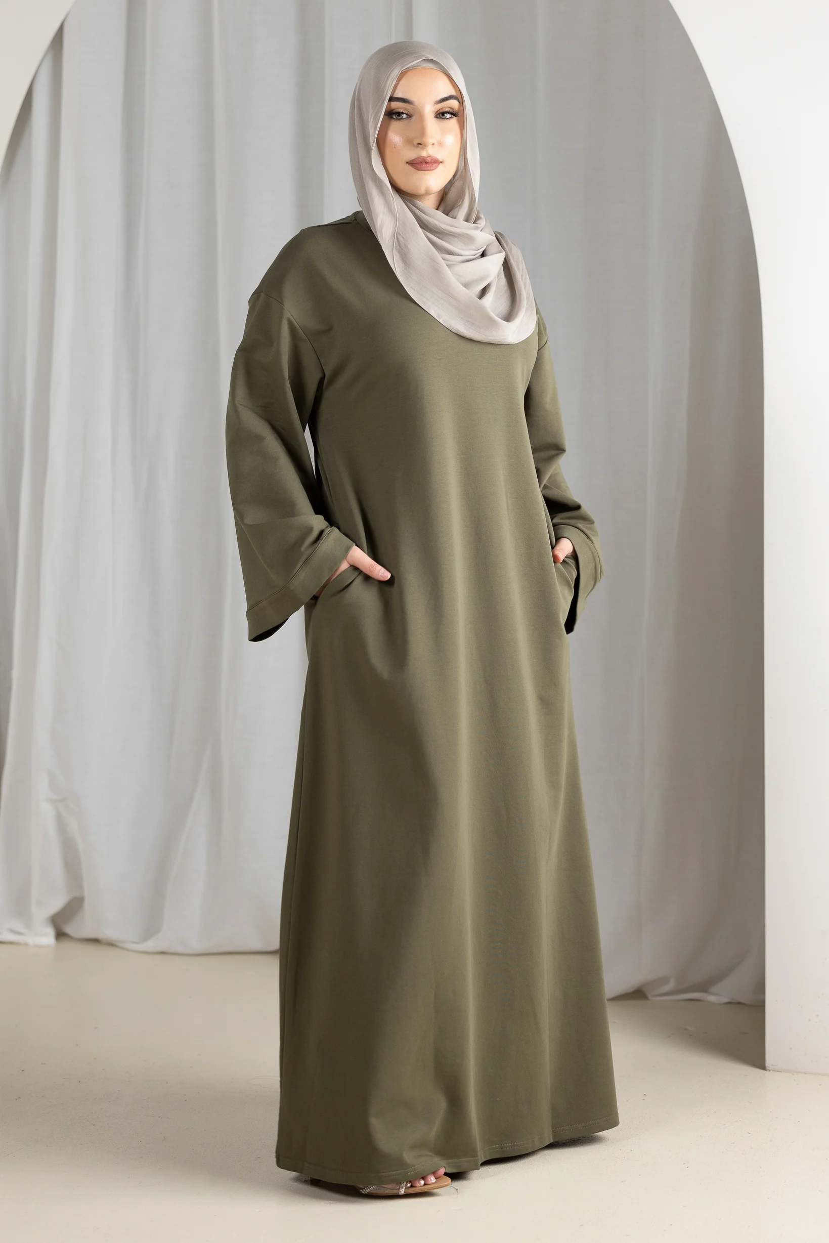 Sadie Pocket Abaya - Image 10