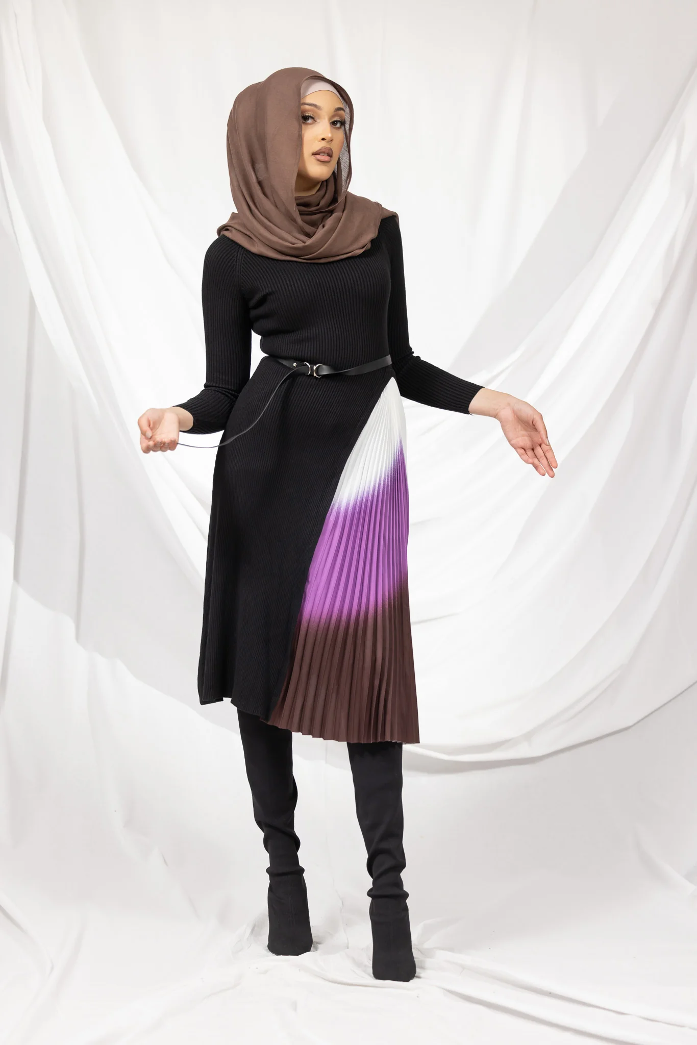 The Crescent Colourblock Detailed Knit Dress - Image 5