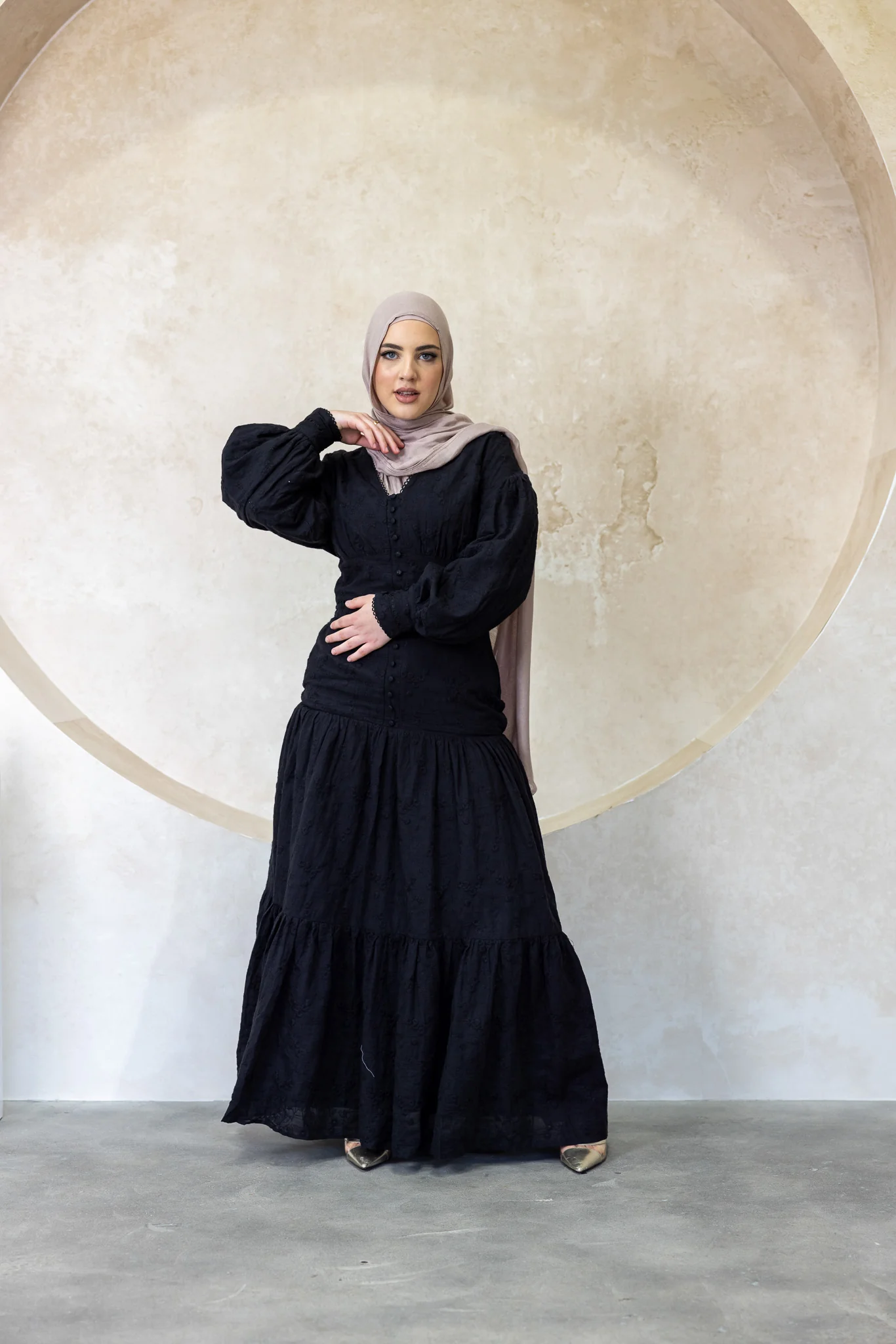 The Crescent Liora Lace Detailed Dress - Image 11