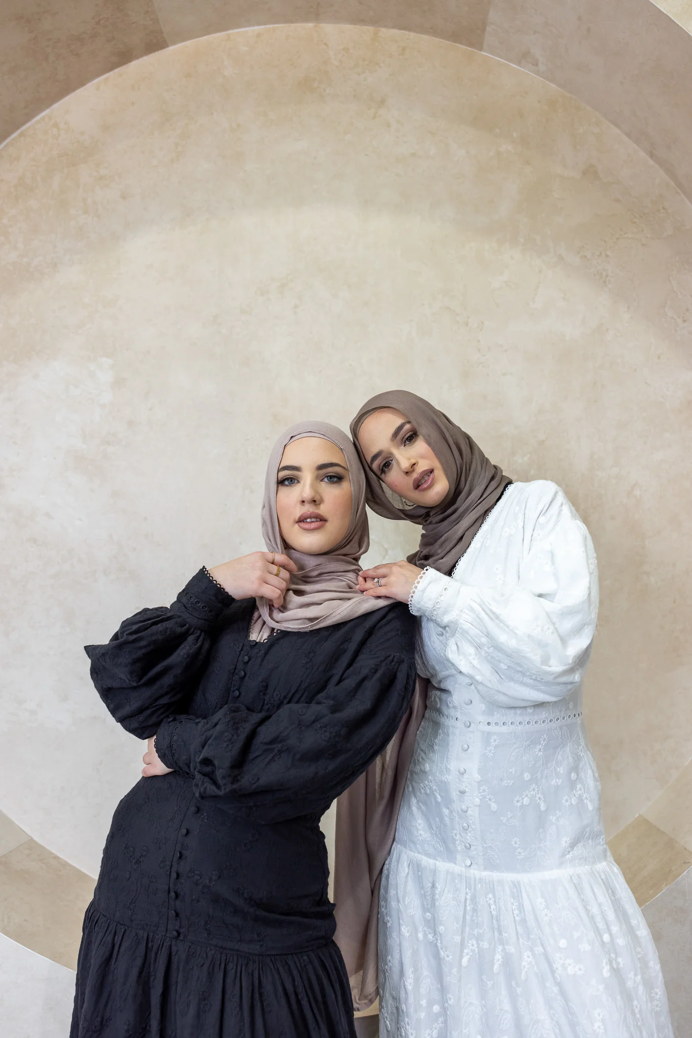 The Crescent Liora Lace Detailed Dress - Image 12