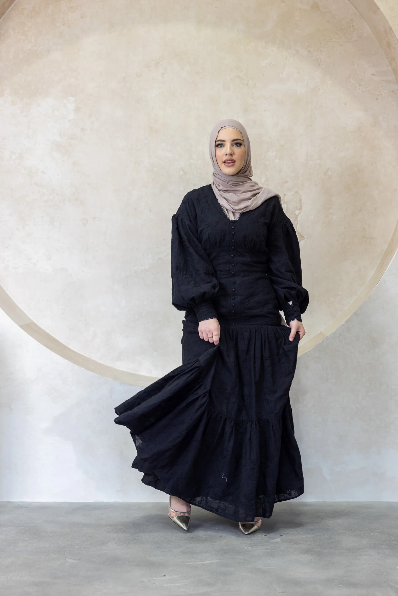 The Crescent Liora Lace Detailed Dress - Image 15