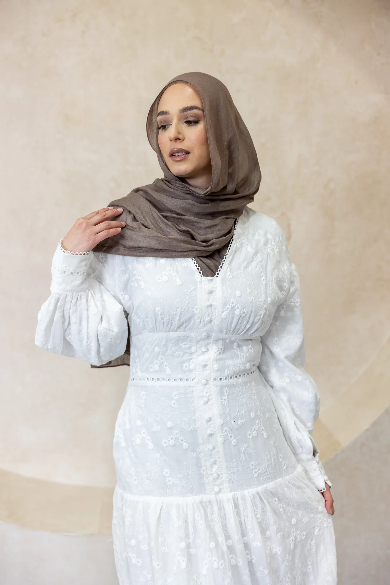 The Crescent Liora Lace Detailed Dress - Image 9