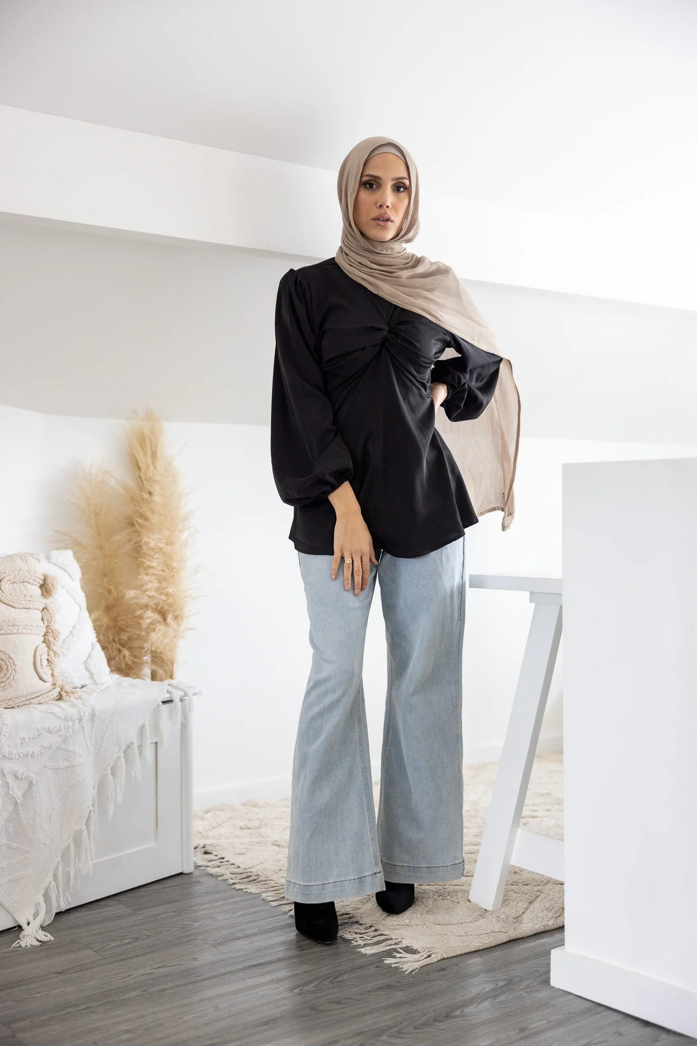 The Crescent Maylah Detailed Blouse - Image 9