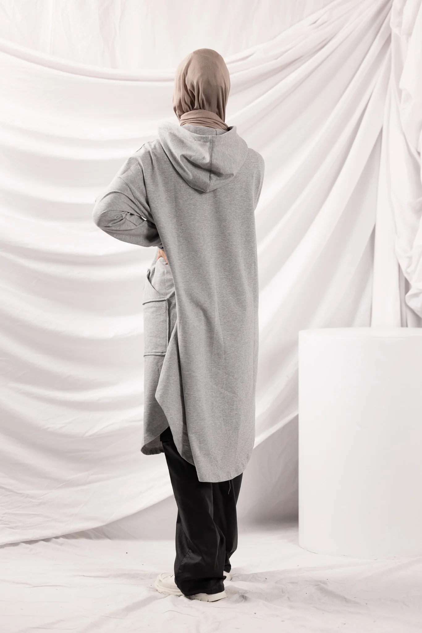 The Crescent Omri Pocket Hoody - Image 4