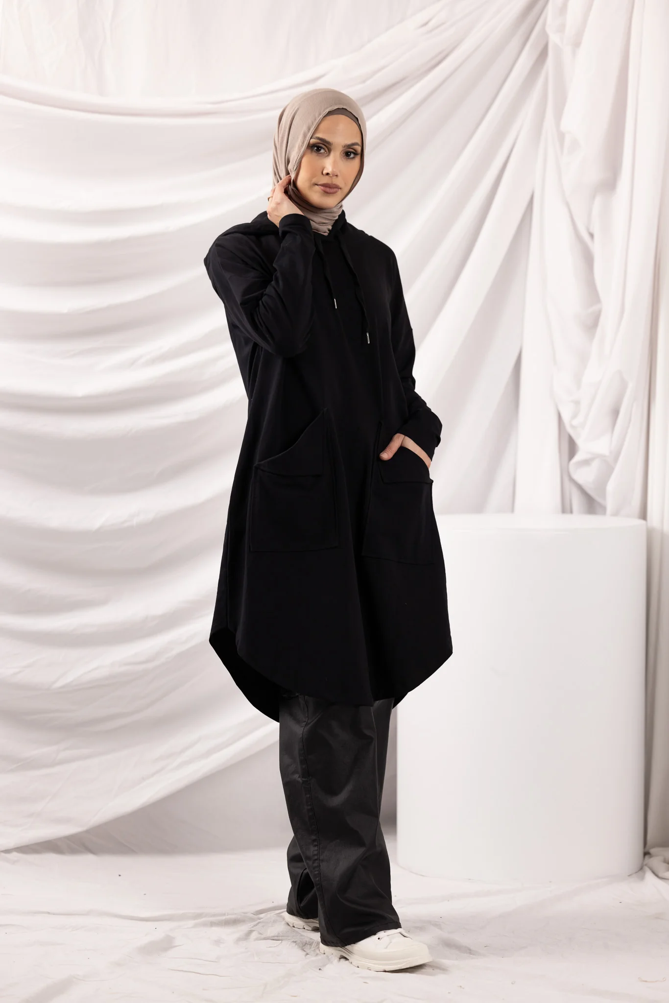 The Crescent Omri Pocket Hoody - Image 5