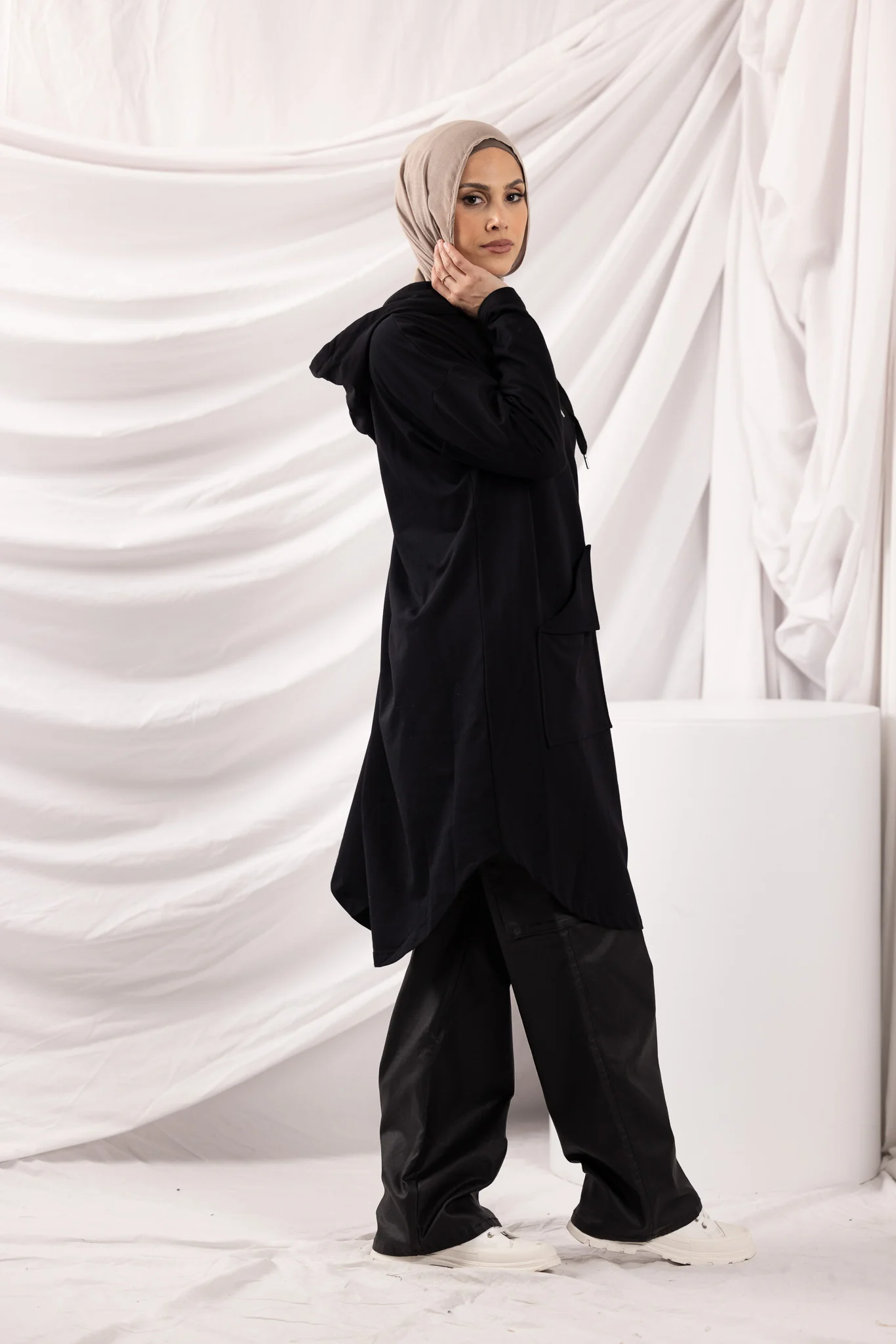The Crescent Omri Pocket Hoody - Image 7