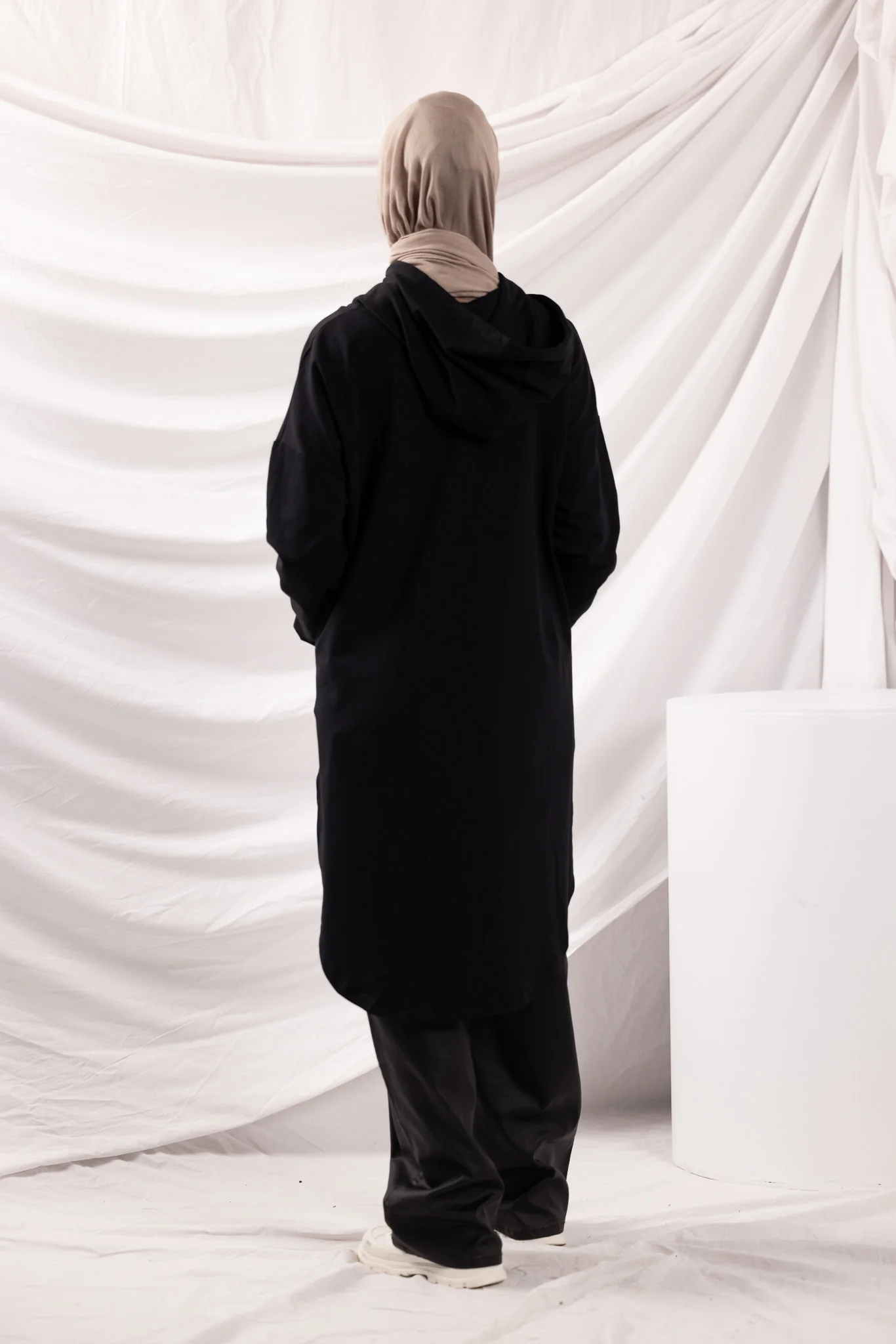 The Crescent Omri Pocket Hoody - Image 8