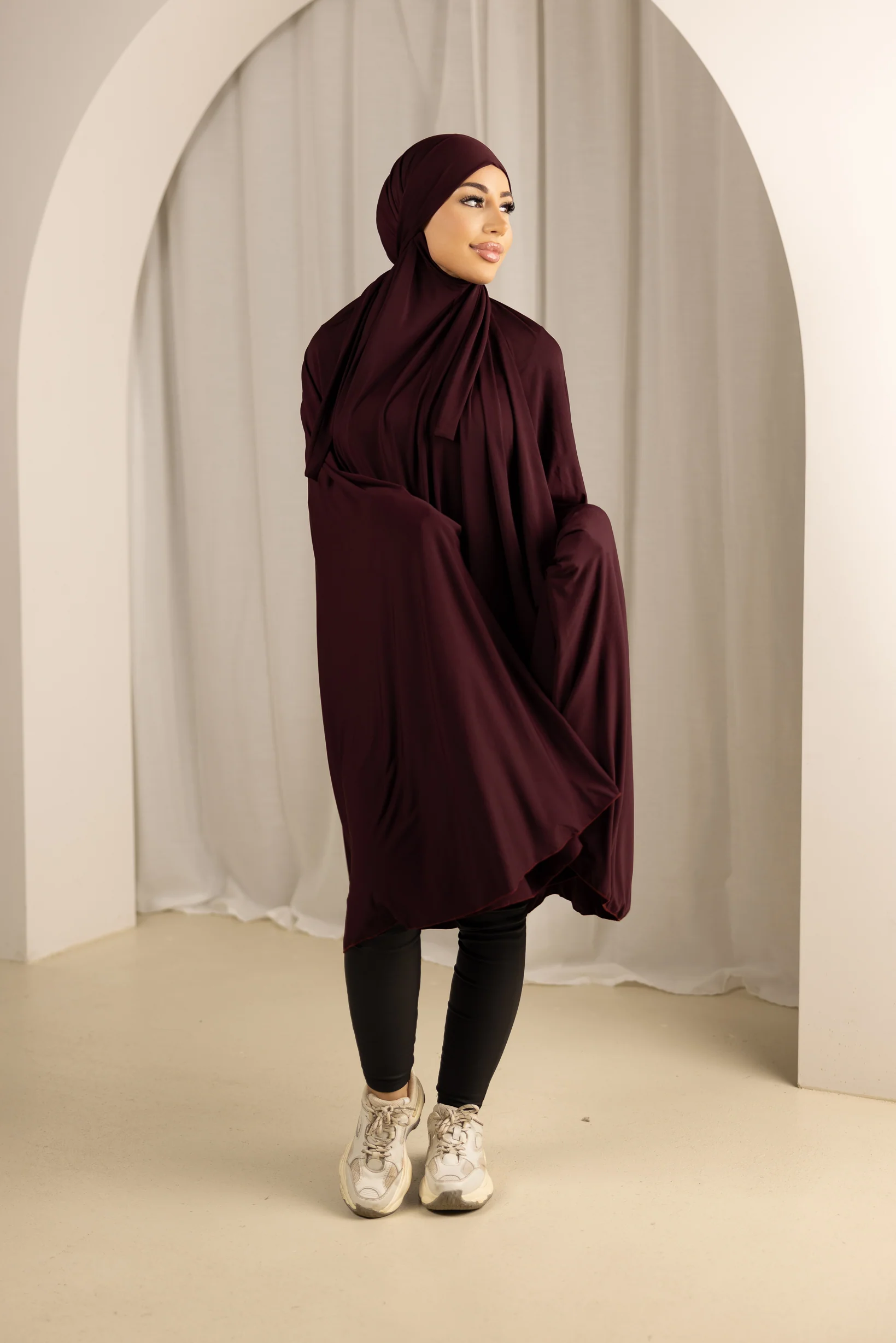 Tie Back Jilbab No Sleeves - Shades of Red - Image 3