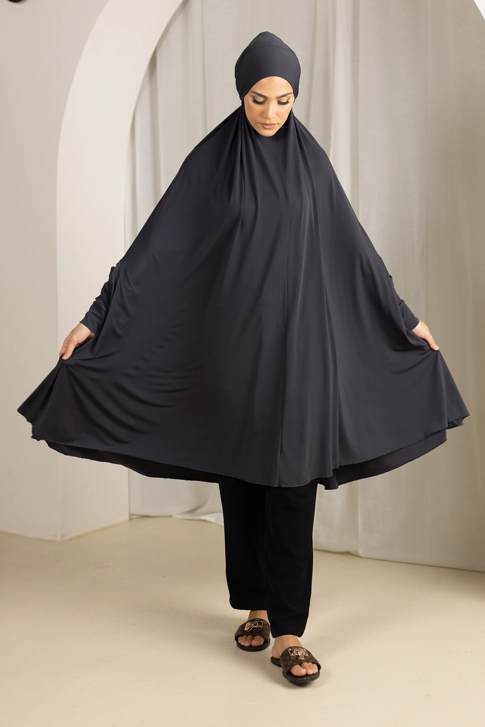 Tie Back Jilbab Sleeves - Shades of Black - Image 2
