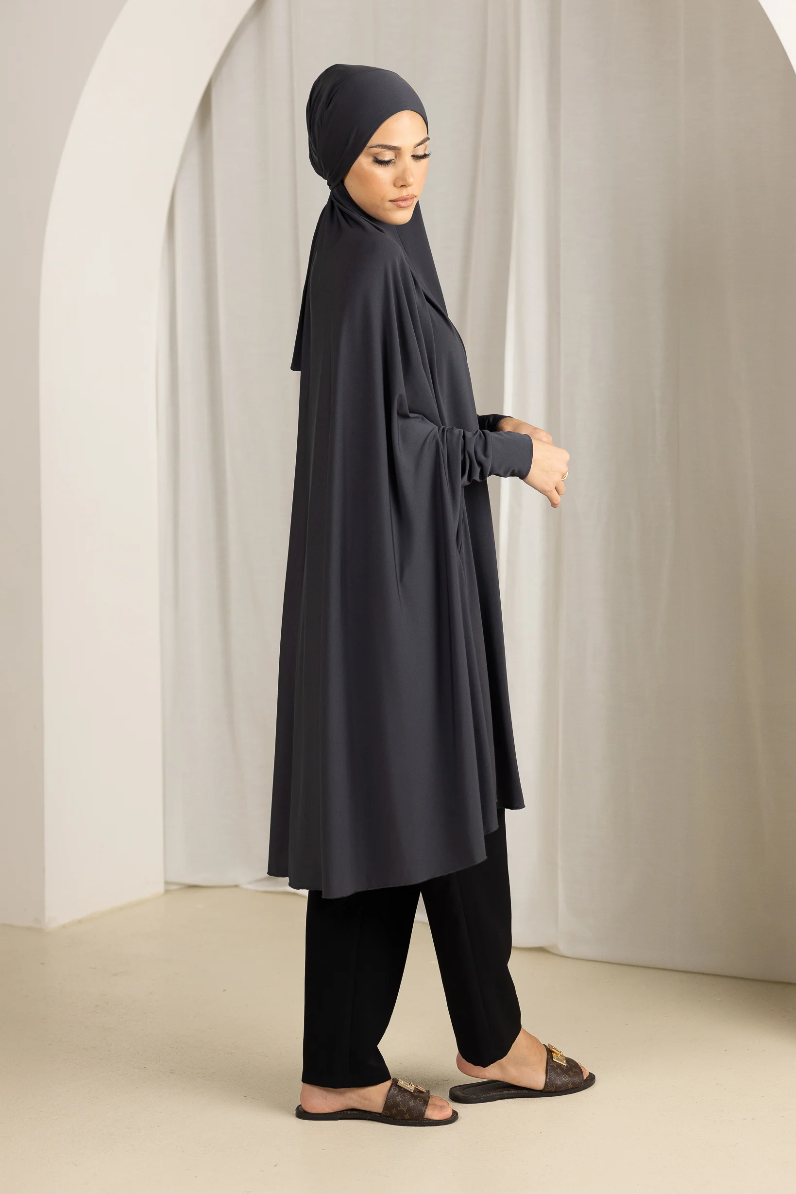 Tie Back Jilbab Sleeves - Shades of Black - Image 5