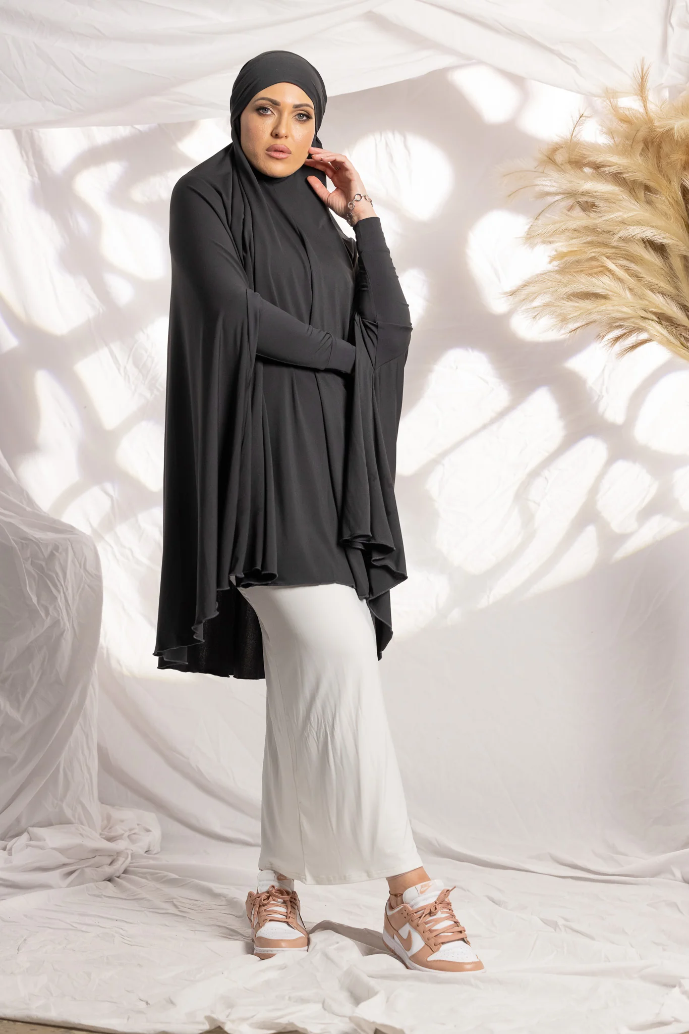 Tie Back Jilbab Sleeves - Shades of Black - Image 6