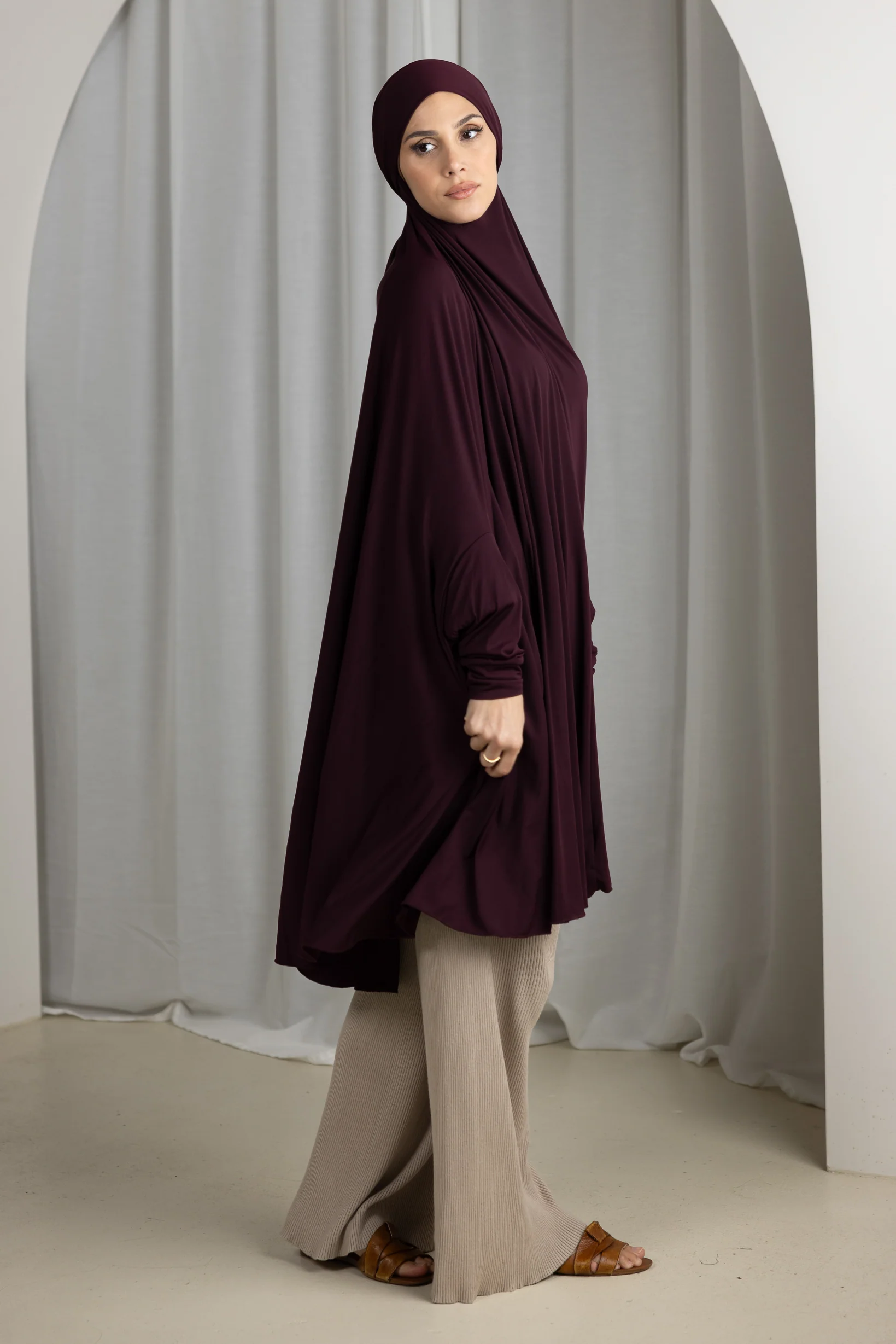 Tie Back Jilbab Sleeves - Shades of Red - Image 2