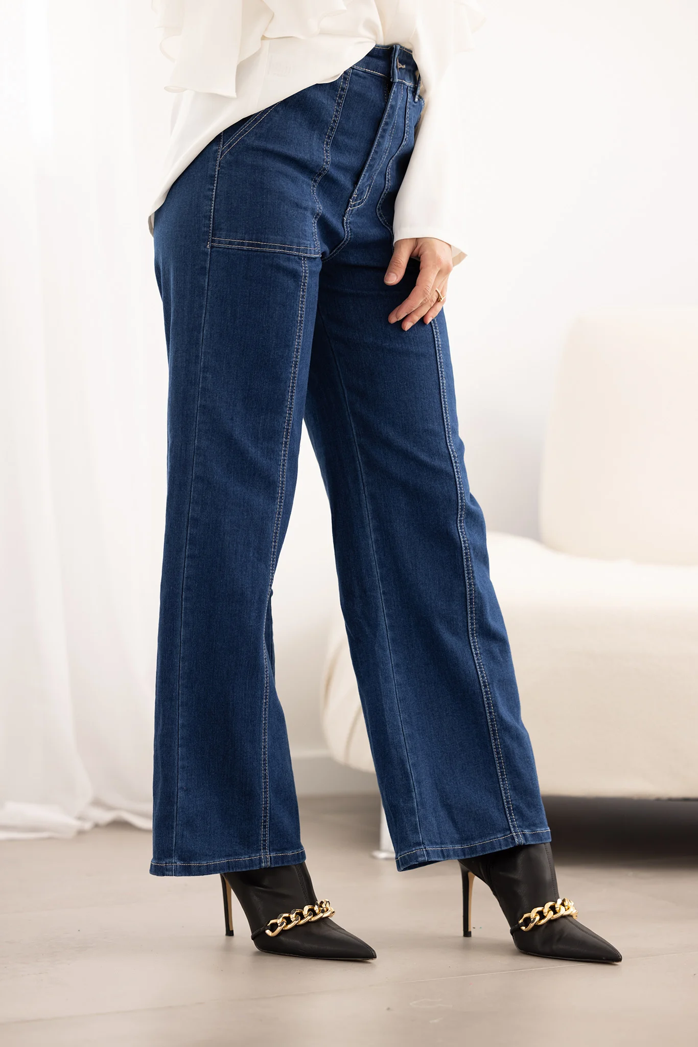 White Stitch Wide Leg Jeans - Image 3
